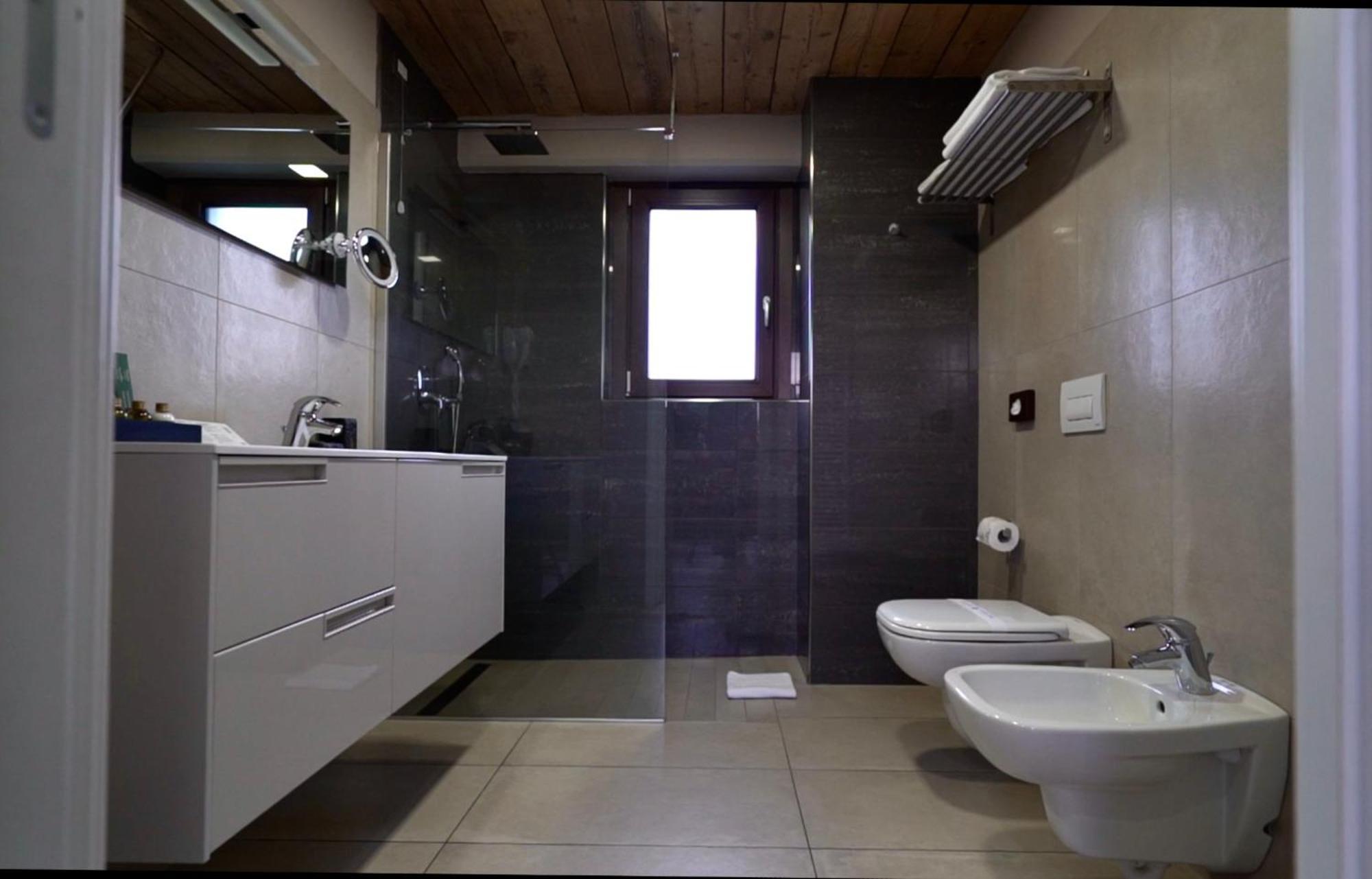 Heidi Bed And Breakfast Albavilla Bilik gambar